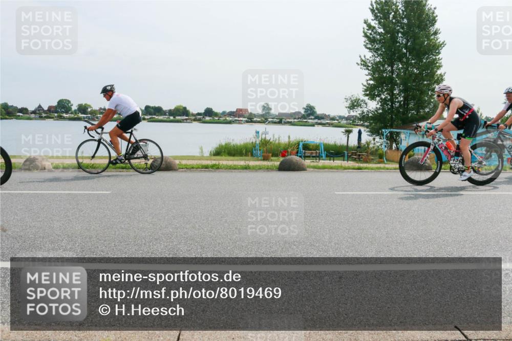 15.06.2025 - 27. Vierlanden-Triathlon H.Heesch http://msf.ph/oto/8019469 15.06.2025 10:23:01 Radfahren 86, 234, 421, 451, 480, 509, 525, 605, 609, 630 meine-sportfotos.de