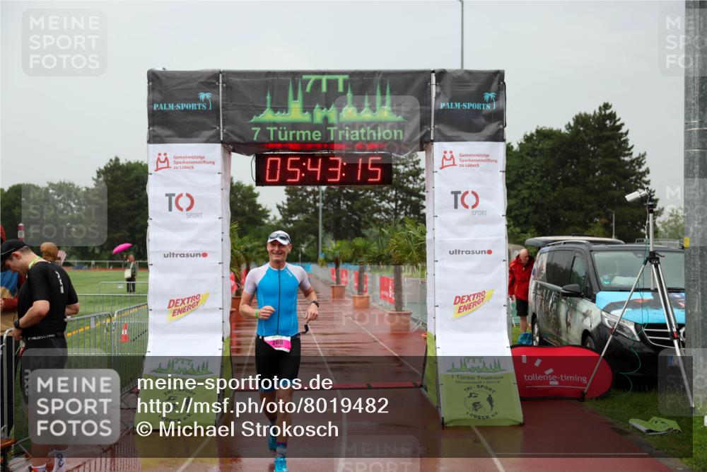15.06.2025 - 7 Türme Triathlon Michael Strokosch http://msf.ph/oto/8019482 15.06.2025 15:43:15 Ziel  meine-sportfotos.de