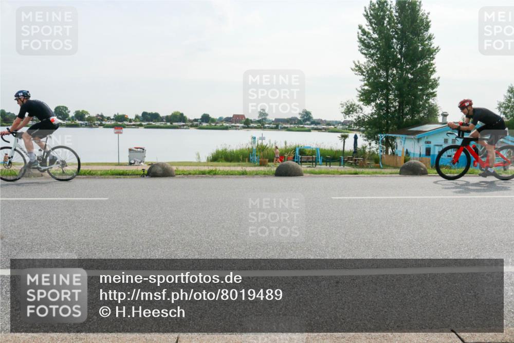 15.06.2025 - 27. Vierlanden-Triathlon H.Heesch http://msf.ph/oto/8019489 15.06.2025 09:38:21 Radfahren 68, 169 meine-sportfotos.de