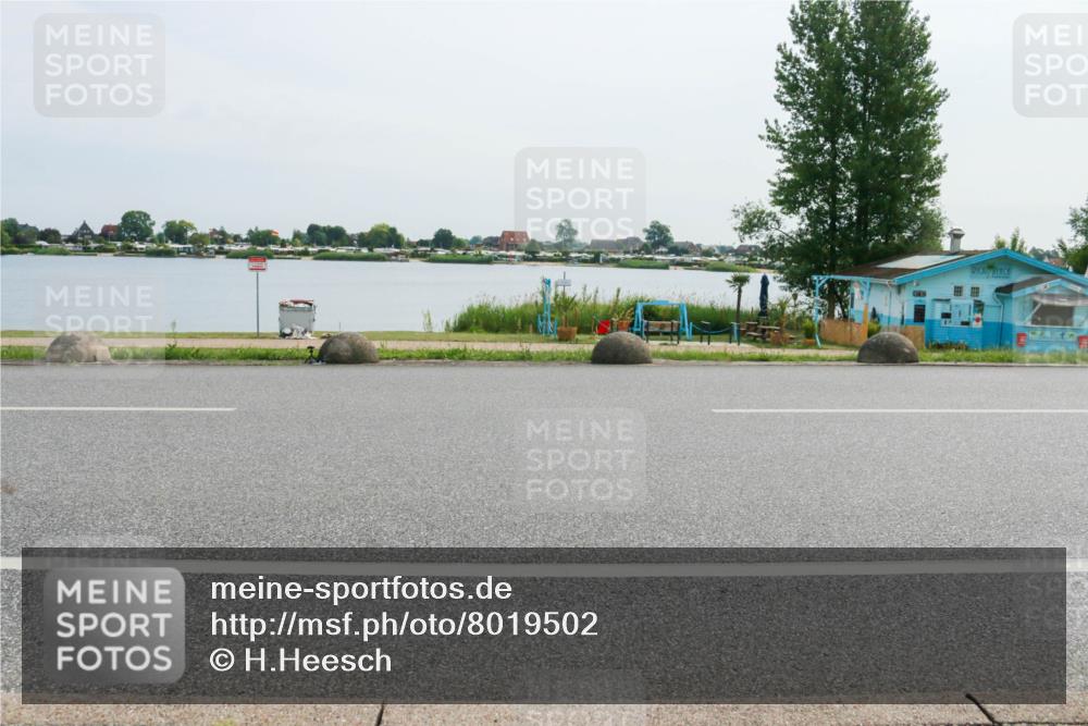 15.06.2025 - 27. Vierlanden-Triathlon H.Heesch http://msf.ph/oto/8019502 15.06.2025 10:23:10 Radfahren 80, 570, 620 meine-sportfotos.de