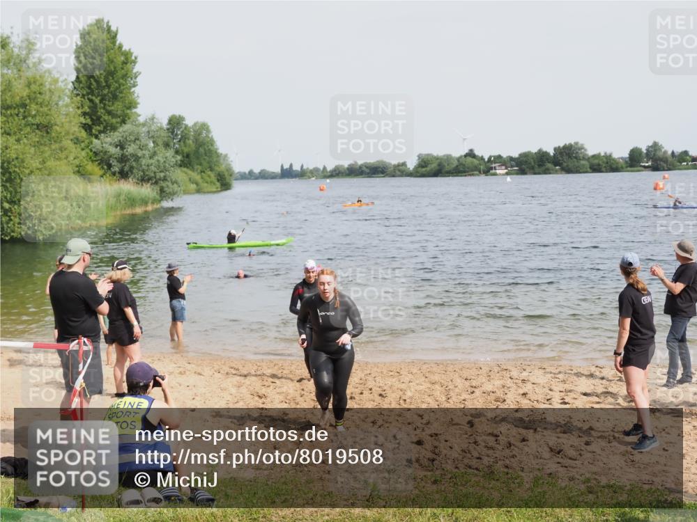 21.06.2025 - 27. Vierlanden-Triathlon MichiJ http://msf.ph/oto/8019508 15.06.2026 10:19:51 Schwimmen 500, 503, 539, 569, 578 meine-sportfotos.de