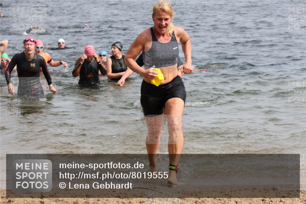 15.06.2025 - 27. Vierlanden-Triathlon Lena Gebhardt http://msf.ph/oto/8019555 15.06.2025 10:17:18 Schwimmen 510, 529, 556, 575, 581, 582, 584, 594 meine-sportfotos.de
