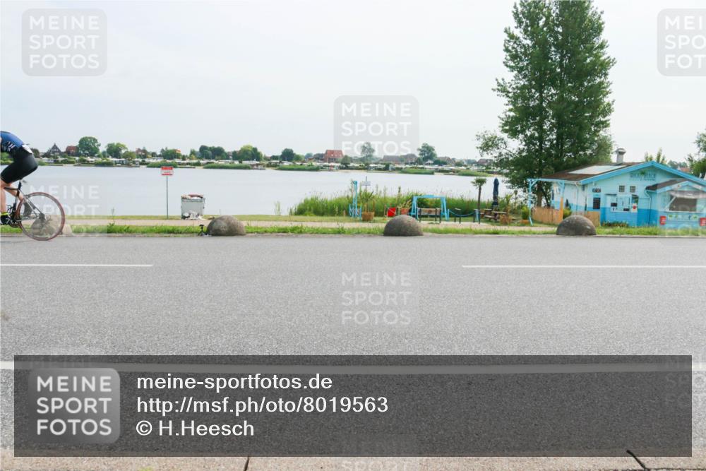 15.06.2025 - 27. Vierlanden-Triathlon H.Heesch http://msf.ph/oto/8019563 15.06.2025 10:23:14 Radfahren 80, 570, 597, 620 meine-sportfotos.de