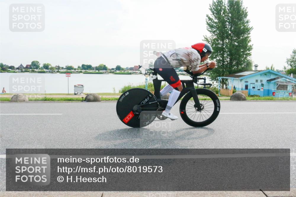 15.06.2025 - 27. Vierlanden-Triathlon H.Heesch http://msf.ph/oto/8019573 15.06.2025 09:38:52 Radfahren 41 meine-sportfotos.de