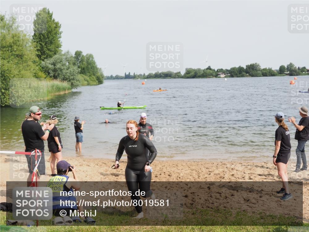 21.06.2025 - 27. Vierlanden-Triathlon MichiJ http://msf.ph/oto/8019581 15.06.2026 10:19:52 Schwimmen 500, 503, 539, 553, 569, 578 meine-sportfotos.de