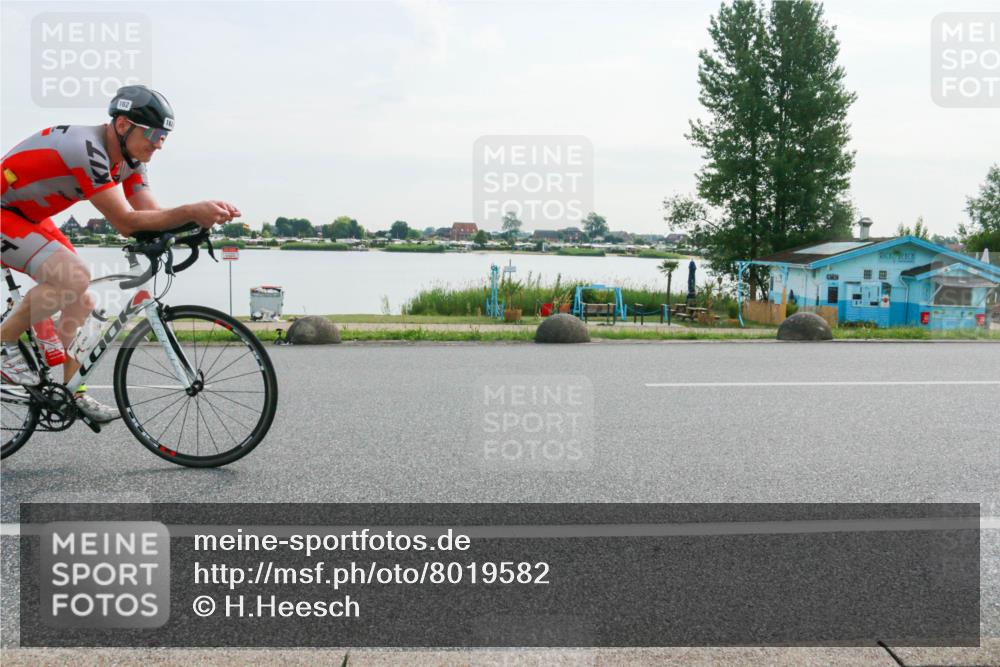 15.06.2025 - 27. Vierlanden-Triathlon H.Heesch http://msf.ph/oto/8019582 15.06.2025 09:38:59 Radfahren 162 meine-sportfotos.de