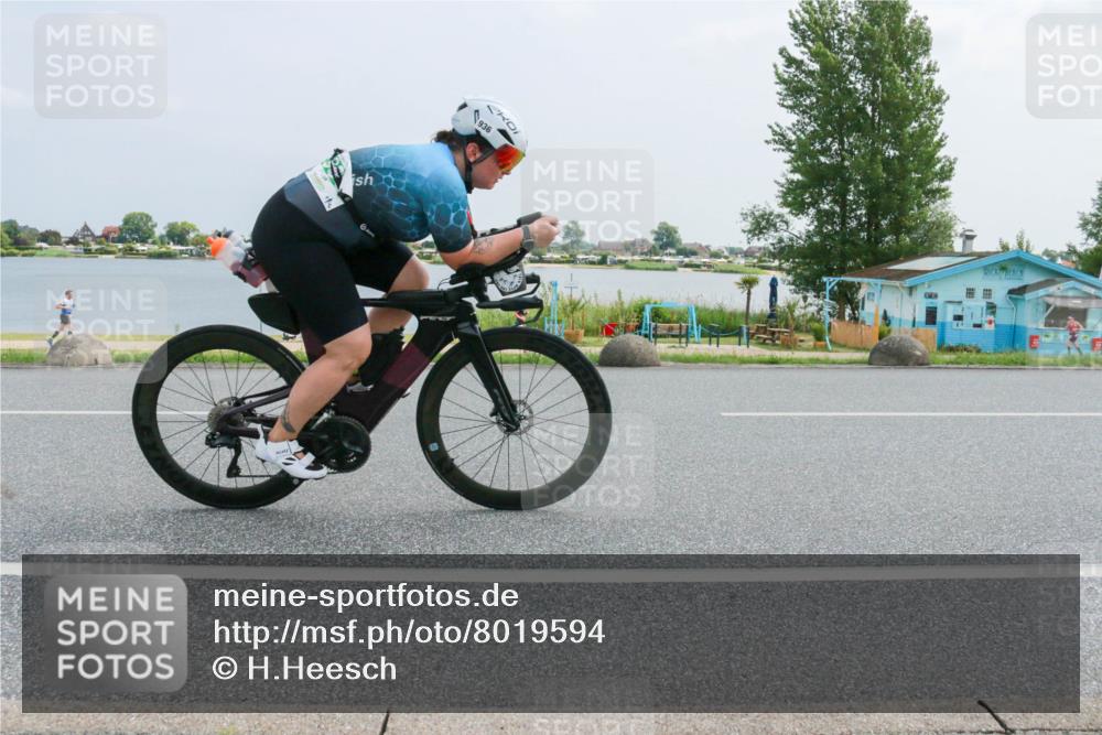 21.06.2025 - 27. Vierlanden-Triathlon H.Heesch http://msf.ph/oto/8019594 15.06.2025 12:02:24 Radfahren 800, 878, 936 meine-sportfotos.de