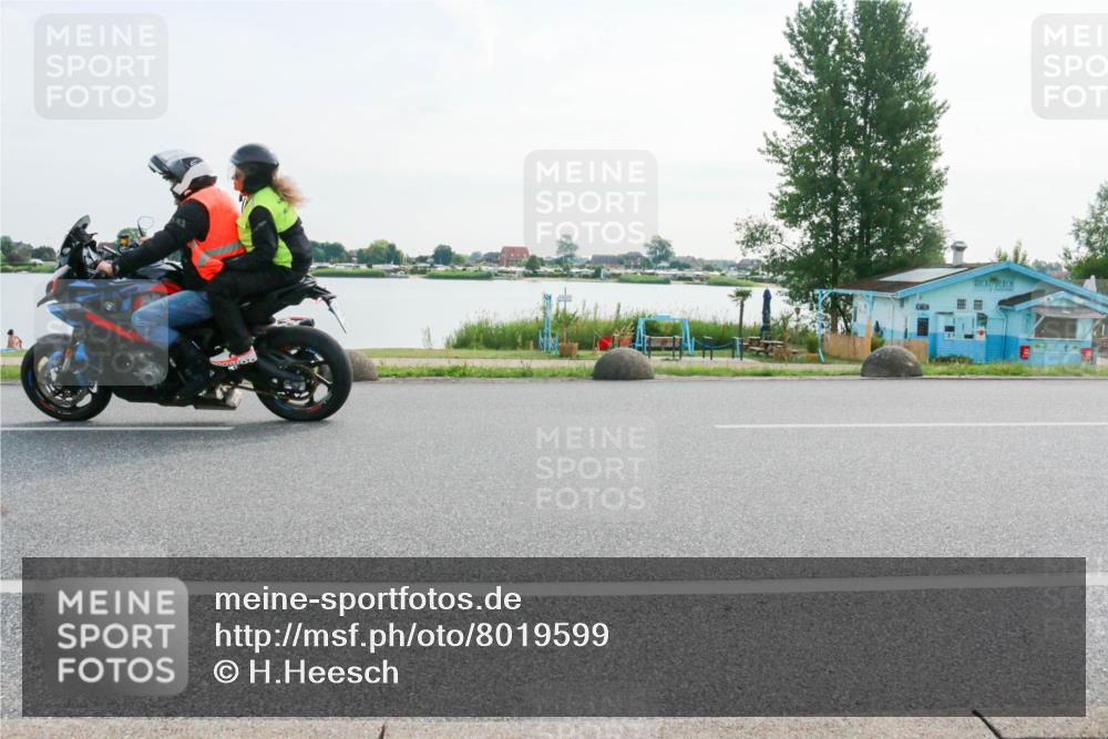 15.06.2025 - 27. Vierlanden-Triathlon H.Heesch http://msf.ph/oto/8019599 15.06.2025 09:39:02 Radfahren 108, 162 meine-sportfotos.de