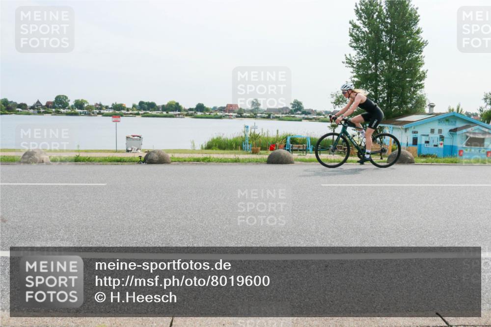 15.06.2025 - 27. Vierlanden-Triathlon H.Heesch http://msf.ph/oto/8019600 15.06.2025 10:23:16 Radfahren 80, 171, 528, 570, 597, 620 meine-sportfotos.de