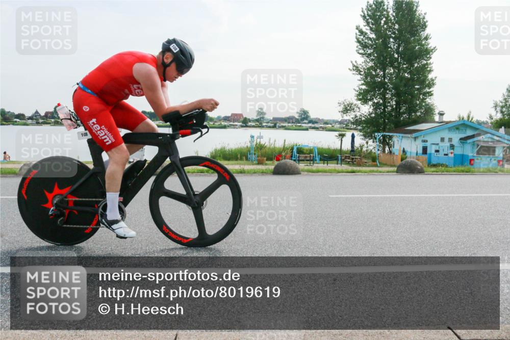15.06.2025 - 27. Vierlanden-Triathlon H.Heesch http://msf.ph/oto/8019619 15.06.2025 09:39:05 Radfahren 108 meine-sportfotos.de