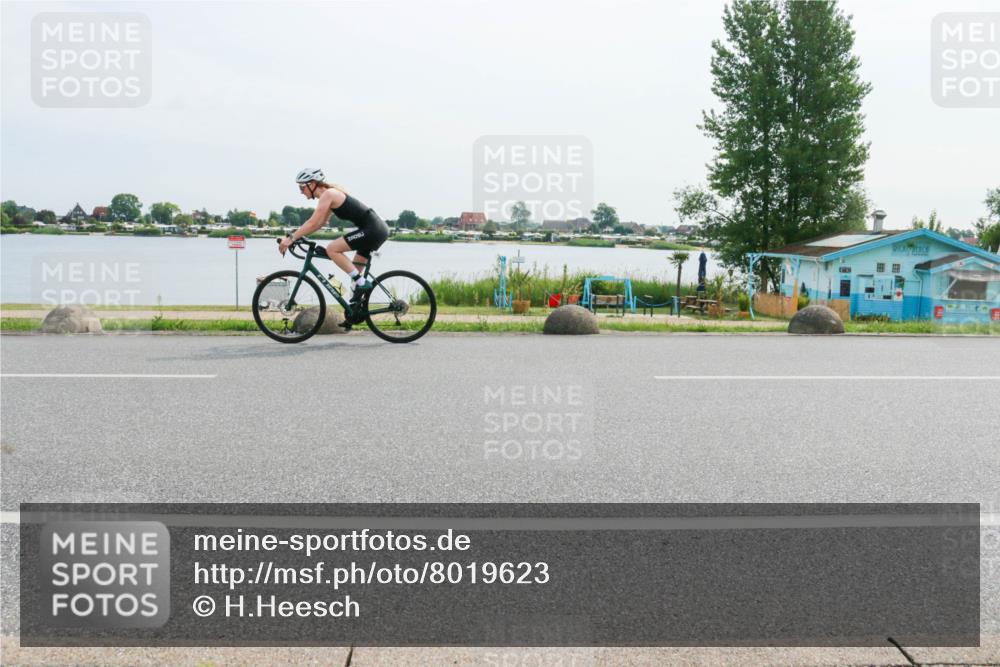 15.06.2025 - 27. Vierlanden-Triathlon H.Heesch http://msf.ph/oto/8019623 15.06.2025 10:23:16 Radfahren 80, 171, 528, 570, 597, 620 meine-sportfotos.de