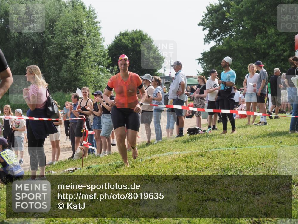 15.06.2025 - 27. Vierlanden-Triathlon KatJ http://msf.ph/oto/8019635 15.06.2025 10:19:16 Schwimmen 474, 478, 498, 543, 558 meine-sportfotos.de