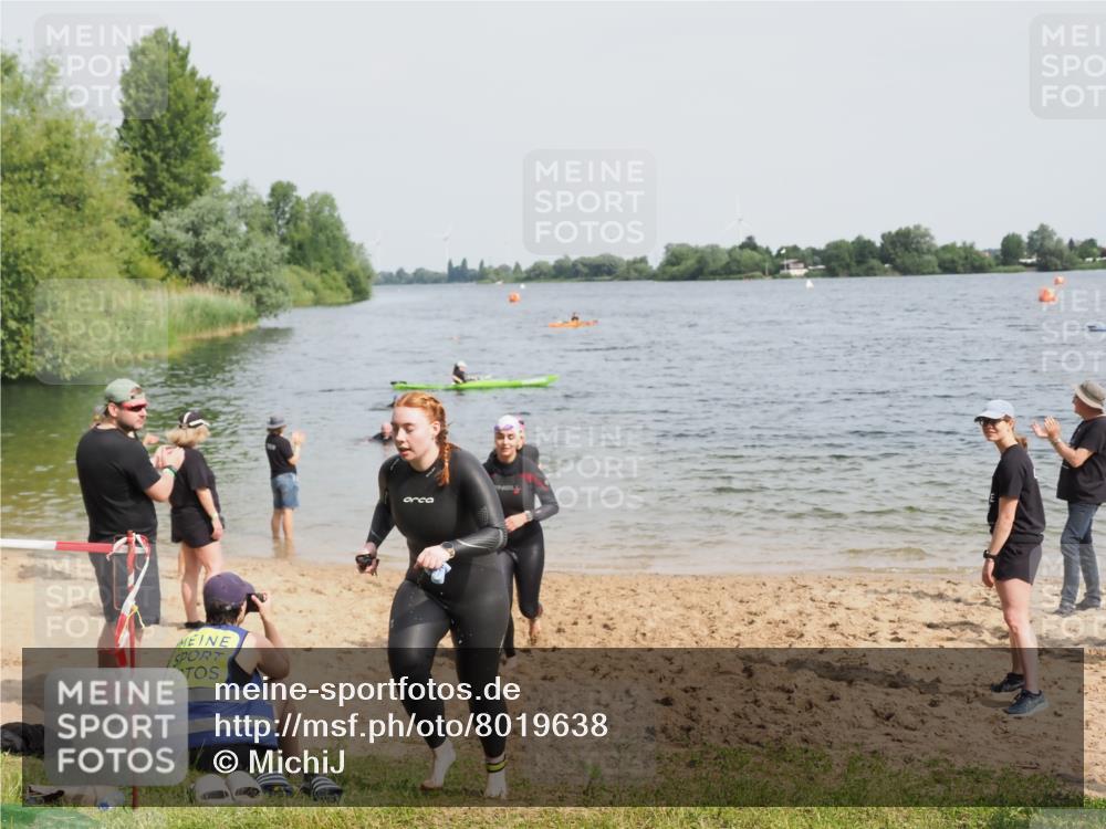 21.06.2025 - 27. Vierlanden-Triathlon MichiJ http://msf.ph/oto/8019638 15.06.2026 10:19:52 Schwimmen 500, 503, 539, 553, 569, 578 meine-sportfotos.de