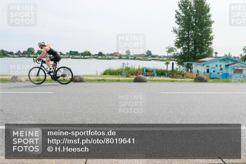 15.06.2025 - 27. Vierlanden-Triathlon H.Heesch http://msf.ph/oto/8019641 15.06.2025 10:23:17 Radfahren 80, 171, 528, 597, 620 meine-sportfotos.de
