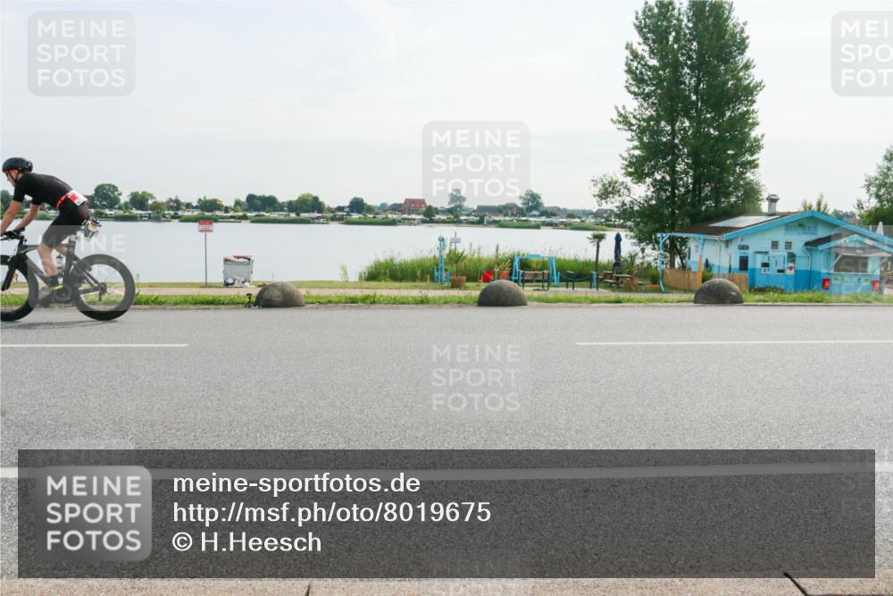 15.06.2025 - 27. Vierlanden-Triathlon H.Heesch http://msf.ph/oto/8019675 15.06.2025 09:39:40 Radfahren 48 meine-sportfotos.de
