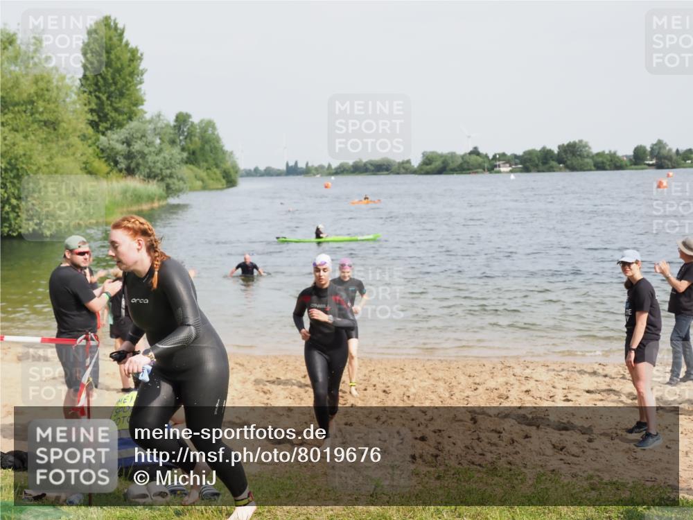 21.06.2025 - 27. Vierlanden-Triathlon MichiJ http://msf.ph/oto/8019676 15.06.2026 10:19:53 Schwimmen 500, 503, 539, 553, 569, 578 meine-sportfotos.de