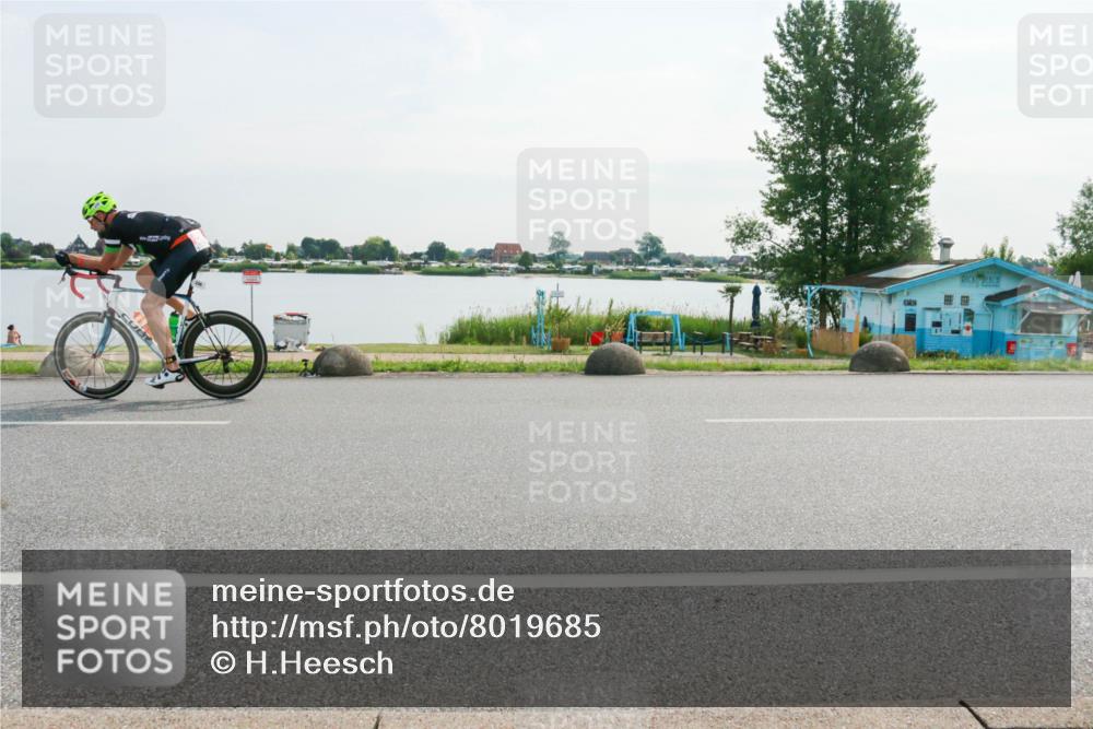 15.06.2025 - 27. Vierlanden-Triathlon H.Heesch http://msf.ph/oto/8019685 15.06.2025 09:39:45 Radfahren 48, 236 meine-sportfotos.de