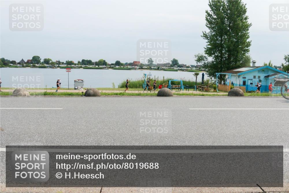15.06.2025 - 27. Vierlanden-Triathlon H.Heesch http://msf.ph/oto/8019688 15.06.2025 11:16:04 Radfahren 102, 208, 860 meine-sportfotos.de