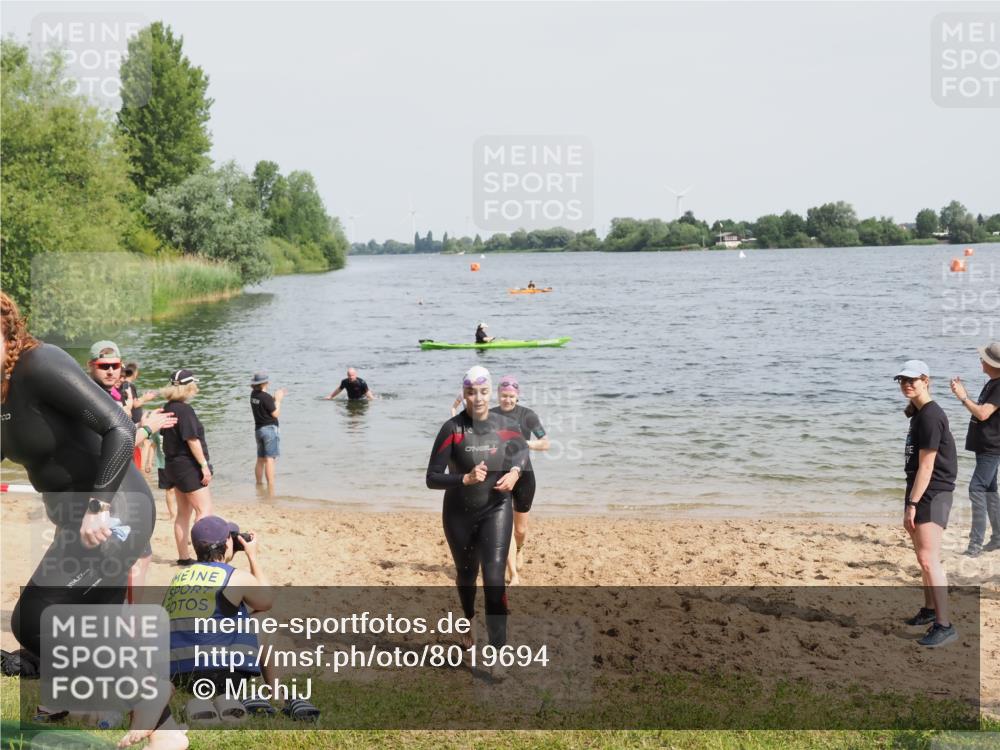 21.06.2025 - 27. Vierlanden-Triathlon MichiJ http://msf.ph/oto/8019694 15.06.2026 10:19:53 Schwimmen 500, 503, 539, 553, 569, 578 meine-sportfotos.de