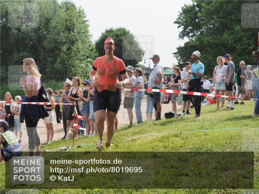 15.06.2025 - 27. Vierlanden-Triathlon KatJ http://msf.ph/oto/8019695 15.06.2025 10:19:16 Schwimmen 474, 478, 498, 543, 558 meine-sportfotos.de