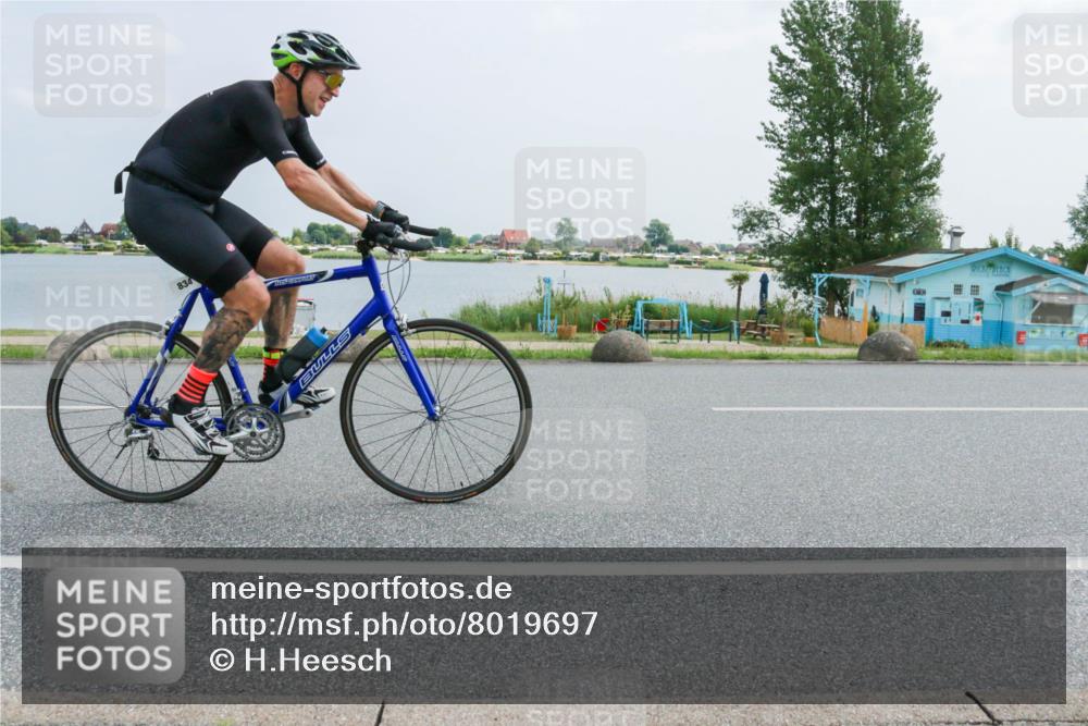 21.06.2025 - 27. Vierlanden-Triathlon H.Heesch http://msf.ph/oto/8019697 15.06.2025 12:02:47 Radfahren 815, 834, 888, 965 meine-sportfotos.de