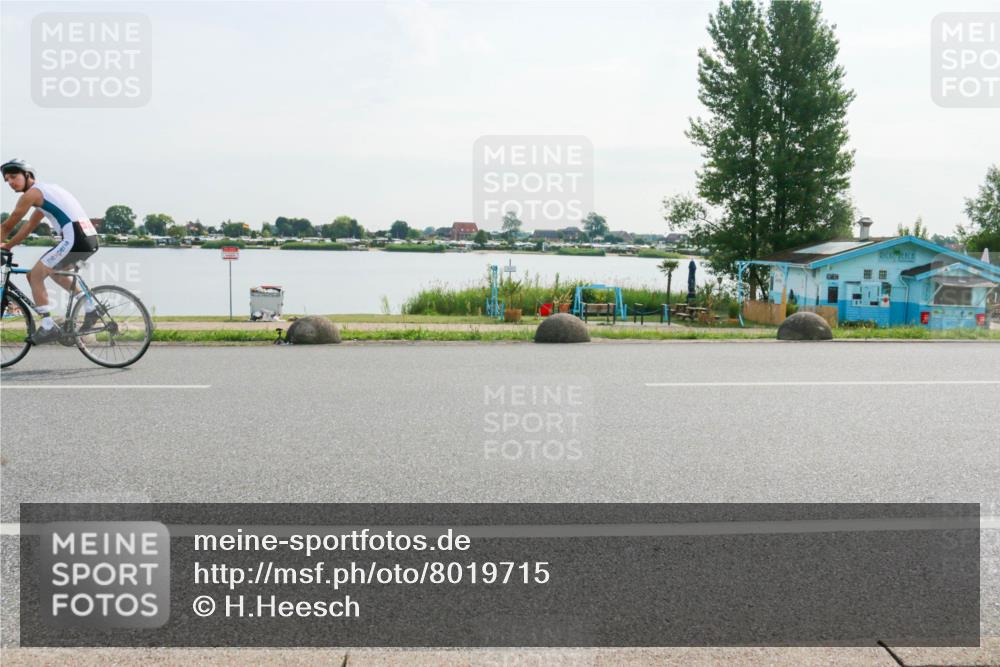 15.06.2025 - 27. Vierlanden-Triathlon H.Heesch http://msf.ph/oto/8019715 15.06.2025 09:40:09 Radfahren 71 meine-sportfotos.de
