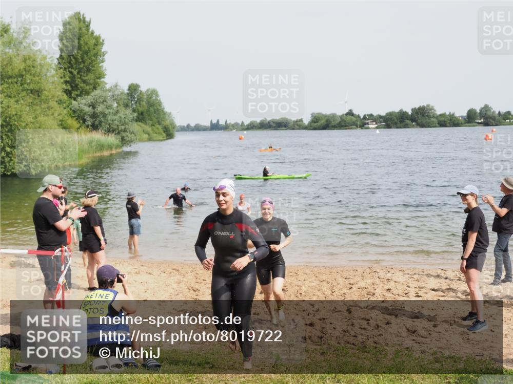 21.06.2025 - 27. Vierlanden-Triathlon MichiJ http://msf.ph/oto/8019722 15.06.2026 10:19:54 Schwimmen 500, 539, 553, 569, 578 meine-sportfotos.de