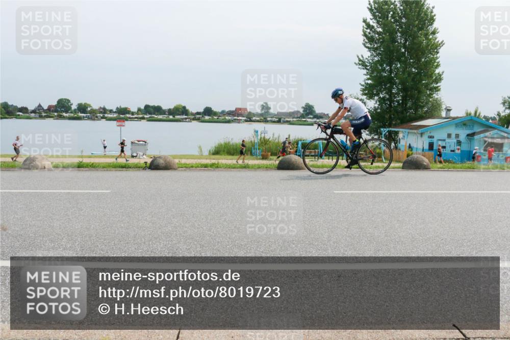 15.06.2025 - 27. Vierlanden-Triathlon H.Heesch http://msf.ph/oto/8019723 15.06.2025 11:16:05 Radfahren 102, 208, 860 meine-sportfotos.de