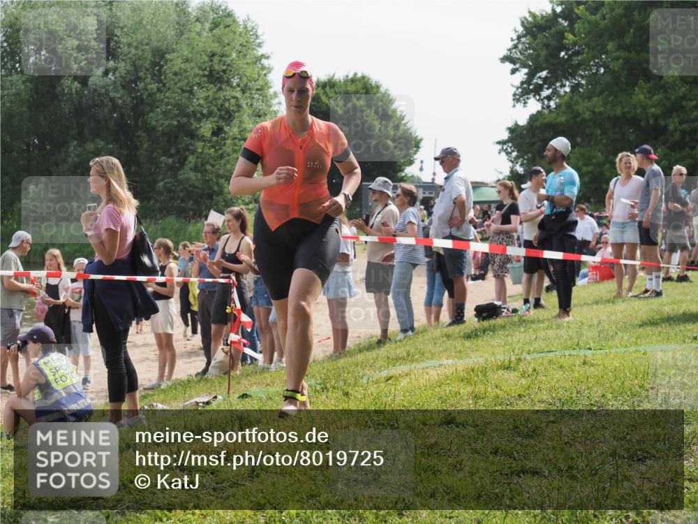 15.06.2025 - 27. Vierlanden-Triathlon KatJ http://msf.ph/oto/8019725 15.06.2025 10:19:17 Schwimmen 474, 478, 498, 543, 558 meine-sportfotos.de