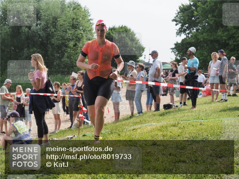 15.06.2025 - 27. Vierlanden-Triathlon KatJ http://msf.ph/oto/8019733 15.06.2025 10:19:17 Schwimmen 474, 478, 498, 543, 558 meine-sportfotos.de