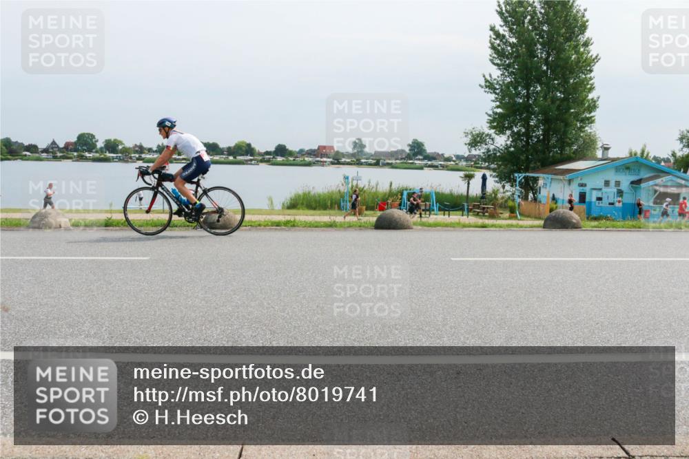 15.06.2025 - 27. Vierlanden-Triathlon H.Heesch http://msf.ph/oto/8019741 15.06.2025 11:16:05 Radfahren 102, 208, 860 meine-sportfotos.de