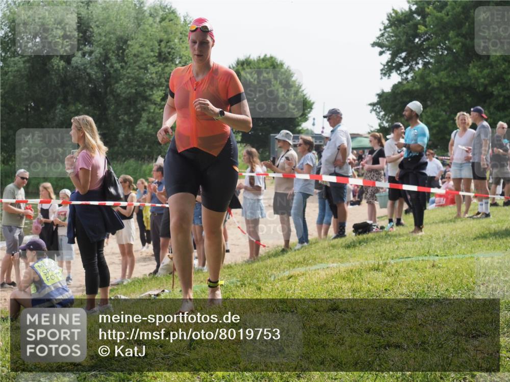 15.06.2025 - 27. Vierlanden-Triathlon KatJ http://msf.ph/oto/8019753 15.06.2025 10:19:17 Schwimmen 474, 478, 498, 543, 558 meine-sportfotos.de