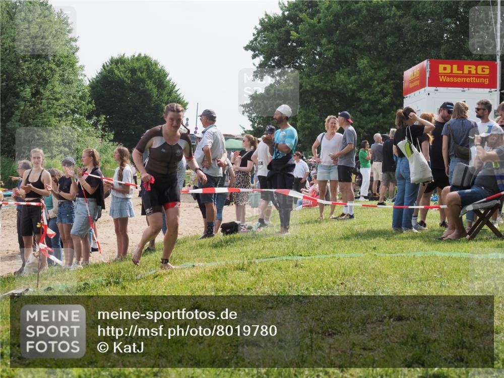 15.06.2025 - 27. Vierlanden-Triathlon KatJ http://msf.ph/oto/8019780 15.06.2025 10:19:22 Schwimmen 474, 543, 558 meine-sportfotos.de