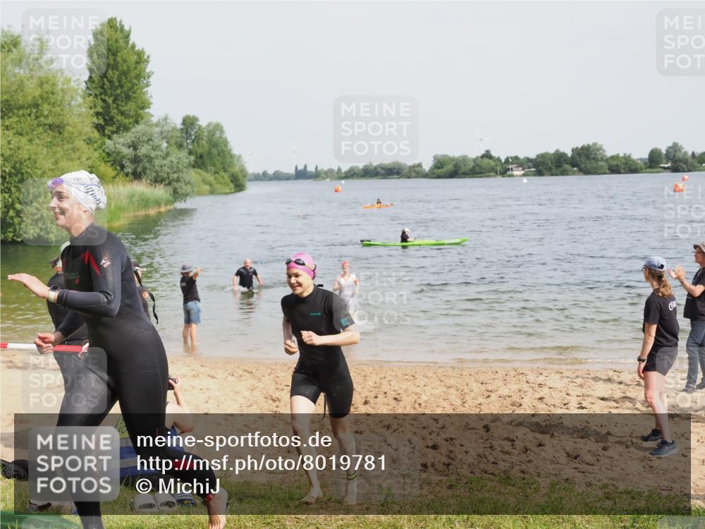 21.06.2025 - 27. Vierlanden-Triathlon MichiJ http://msf.ph/oto/8019781 15.06.2026 10:19:55 Schwimmen 500, 539, 553, 569, 578 meine-sportfotos.de