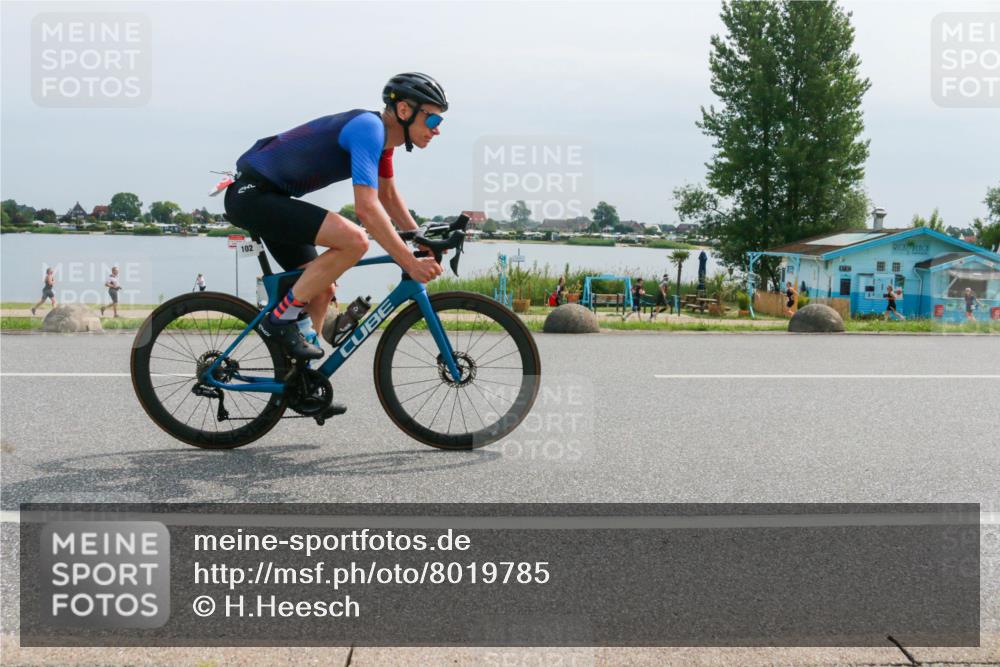 15.06.2025 - 27. Vierlanden-Triathlon H.Heesch http://msf.ph/oto/8019785 15.06.2025 11:16:06 Radfahren 102, 208, 860 meine-sportfotos.de