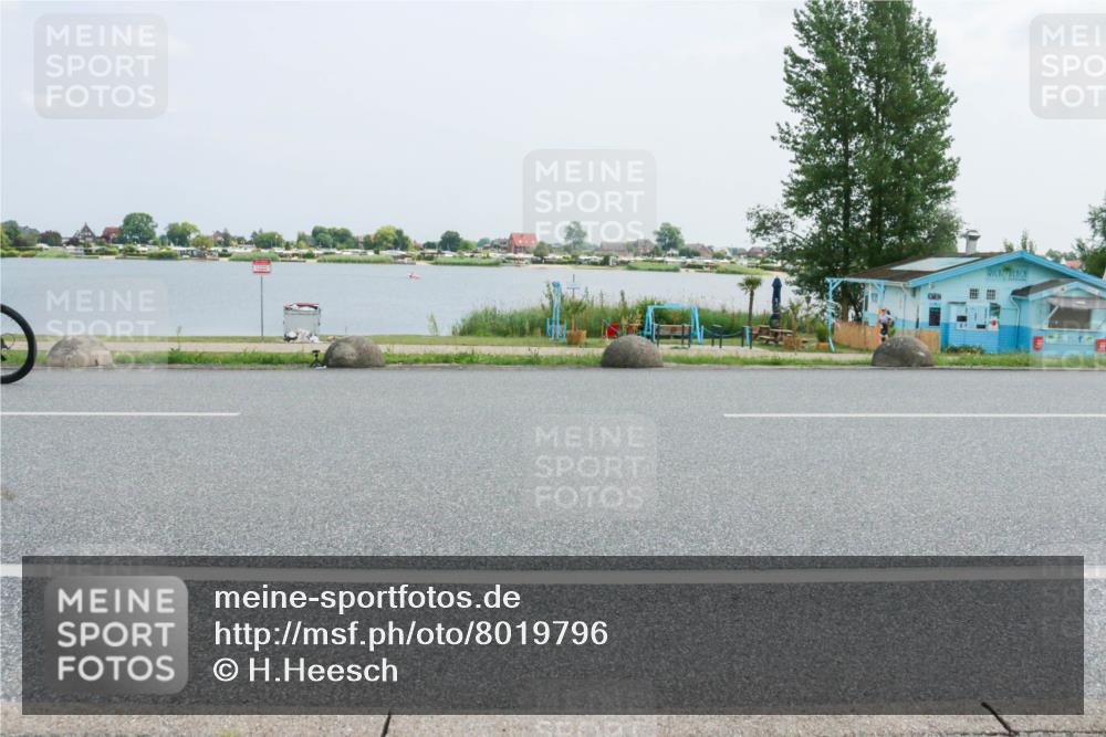 21.06.2025 - 27. Vierlanden-Triathlon H.Heesch http://msf.ph/oto/8019796 15.06.2025 12:02:56 Radfahren 984, 985, 986, 987, 988 meine-sportfotos.de