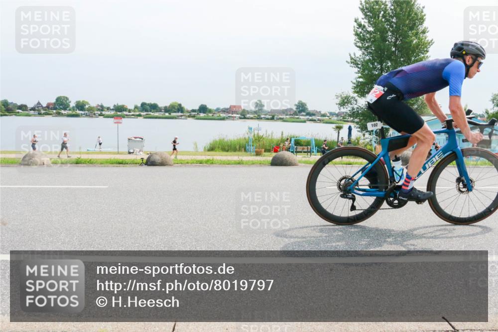 15.06.2025 - 27. Vierlanden-Triathlon H.Heesch http://msf.ph/oto/8019797 15.06.2025 11:16:06 Radfahren 102, 208, 860 meine-sportfotos.de