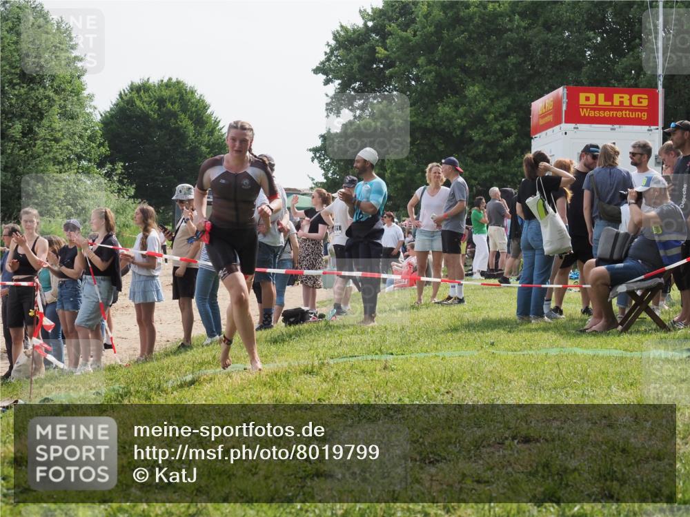 15.06.2025 - 27. Vierlanden-Triathlon KatJ http://msf.ph/oto/8019799 15.06.2025 10:19:22 Schwimmen 474, 543, 558 meine-sportfotos.de