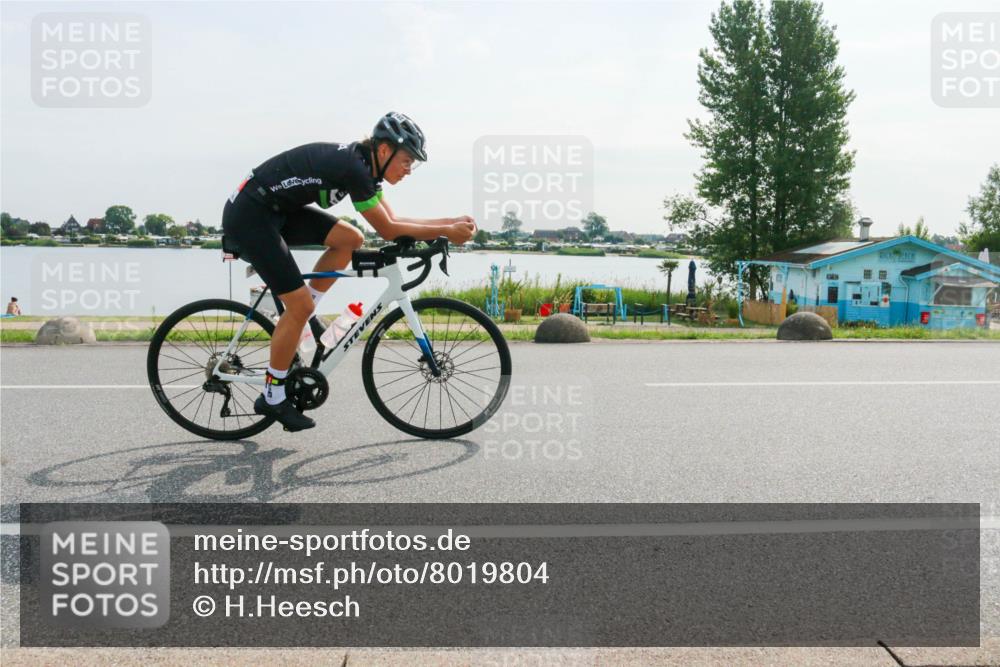 15.06.2025 - 27. Vierlanden-Triathlon H.Heesch http://msf.ph/oto/8019804 15.06.2025 09:40:49 Radfahren 14, 242 meine-sportfotos.de