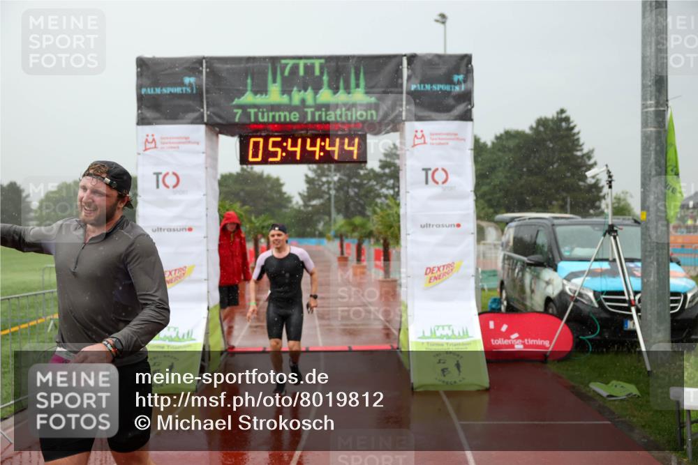 15.06.2025 - 7 Türme Triathlon Michael Strokosch http://msf.ph/oto/8019812 15.06.2025 15:44:43 Ziel 274, 296 meine-sportfotos.de