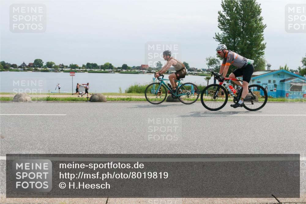 15.06.2025 - 27. Vierlanden-Triathlon H.Heesch http://msf.ph/oto/8019819 15.06.2025 11:16:08 Radfahren 102, 208, 801, 819, 860 meine-sportfotos.de
