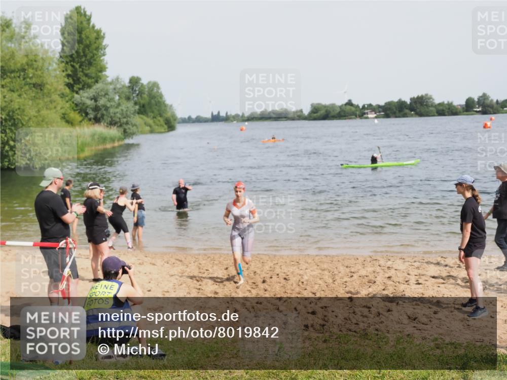 21.06.2025 - 27. Vierlanden-Triathlon MichiJ http://msf.ph/oto/8019842 15.06.2026 10:19:59 Schwimmen 500, 553, 569, 578 meine-sportfotos.de