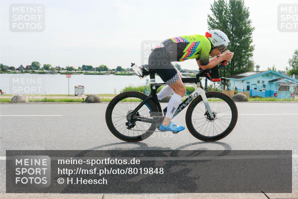 15.06.2025 - 27. Vierlanden-Triathlon H.Heesch http://msf.ph/oto/8019848 15.06.2025 09:41:40 Radfahren 126 meine-sportfotos.de