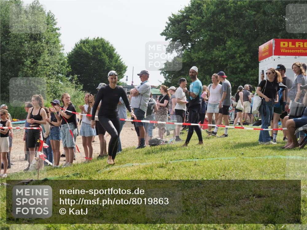 15.06.2025 - 27. Vierlanden-Triathlon KatJ http://msf.ph/oto/8019863 15.06.2025 10:19:43 Schwimmen 503, 539, 603 meine-sportfotos.de
