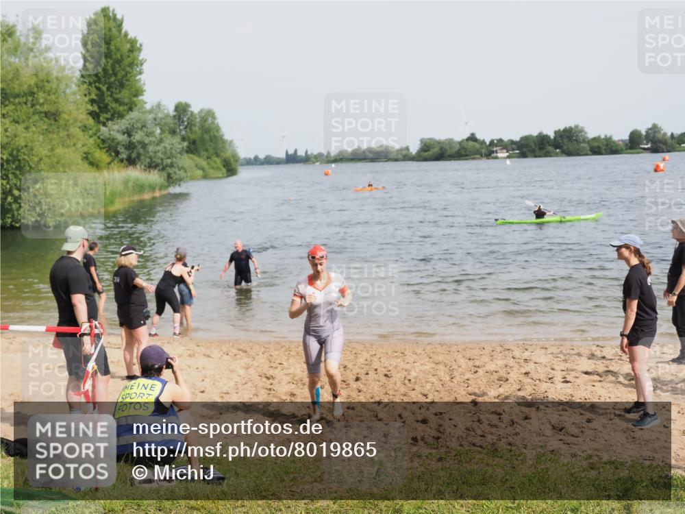 21.06.2025 - 27. Vierlanden-Triathlon MichiJ http://msf.ph/oto/8019865 15.06.2026 10:20:00 Schwimmen 500, 553, 569 meine-sportfotos.de