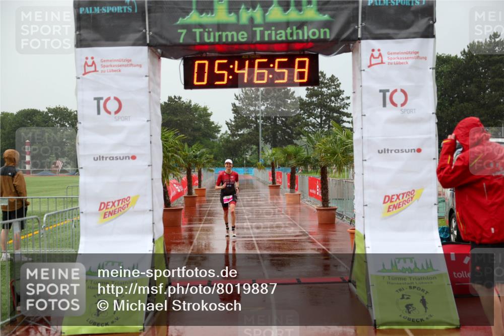 15.06.2025 - 7 Türme Triathlon Michael Strokosch http://msf.ph/oto/8019887 15.06.2025 15:46:58 Ziel 243 meine-sportfotos.de