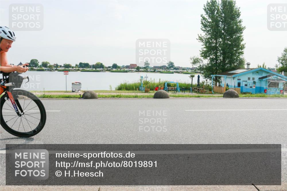 15.06.2025 - 27. Vierlanden-Triathlon H.Heesch http://msf.ph/oto/8019891 15.06.2025 09:42:07 Radfahren 234, 246 meine-sportfotos.de