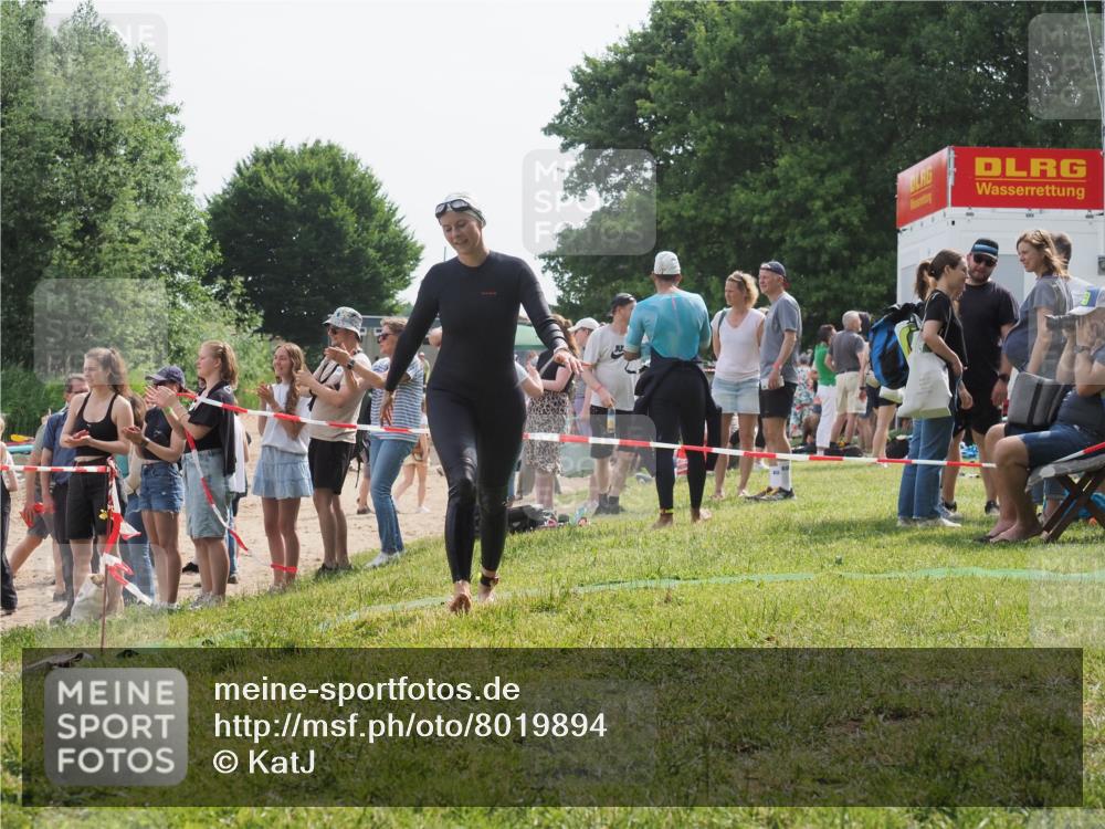 15.06.2025 - 27. Vierlanden-Triathlon KatJ http://msf.ph/oto/8019894 15.06.2025 10:19:44 Schwimmen 503, 539, 603 meine-sportfotos.de