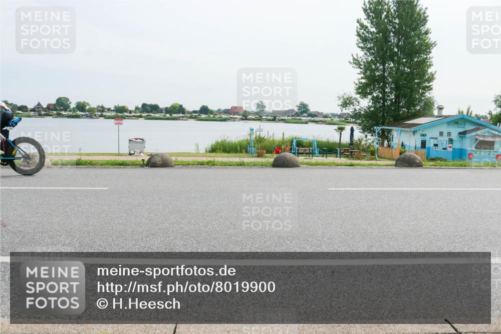 15.06.2025 - 27. Vierlanden-Triathlon H.Heesch http://msf.ph/oto/8019900 15.06.2025 10:23:18 Radfahren 80, 171, 528, 597, 620 meine-sportfotos.de