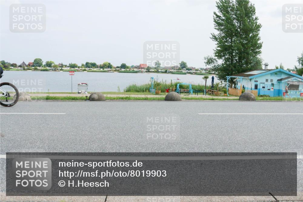 21.06.2025 - 27. Vierlanden-Triathlon H.Heesch http://msf.ph/oto/8019903 15.06.2025 12:03:36 Radfahren 911, 917, 933 meine-sportfotos.de